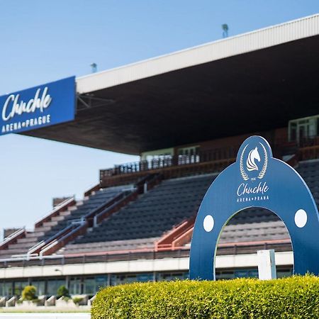 B&B Chuchle Arena Praha Экстерьер фото