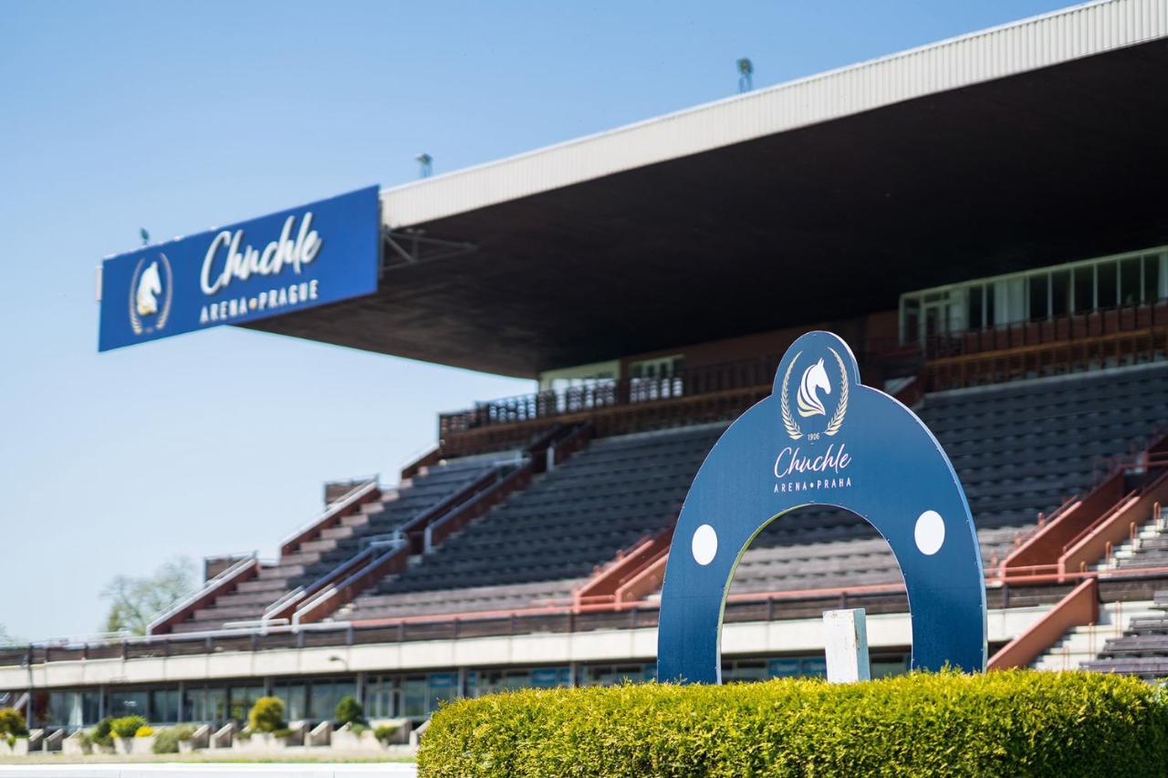B&B Chuchle Arena Praha Экстерьер фото